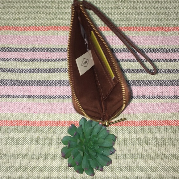 🌸Fossil Tiegan Leather Wristlet NWT - Picture 2 of 8